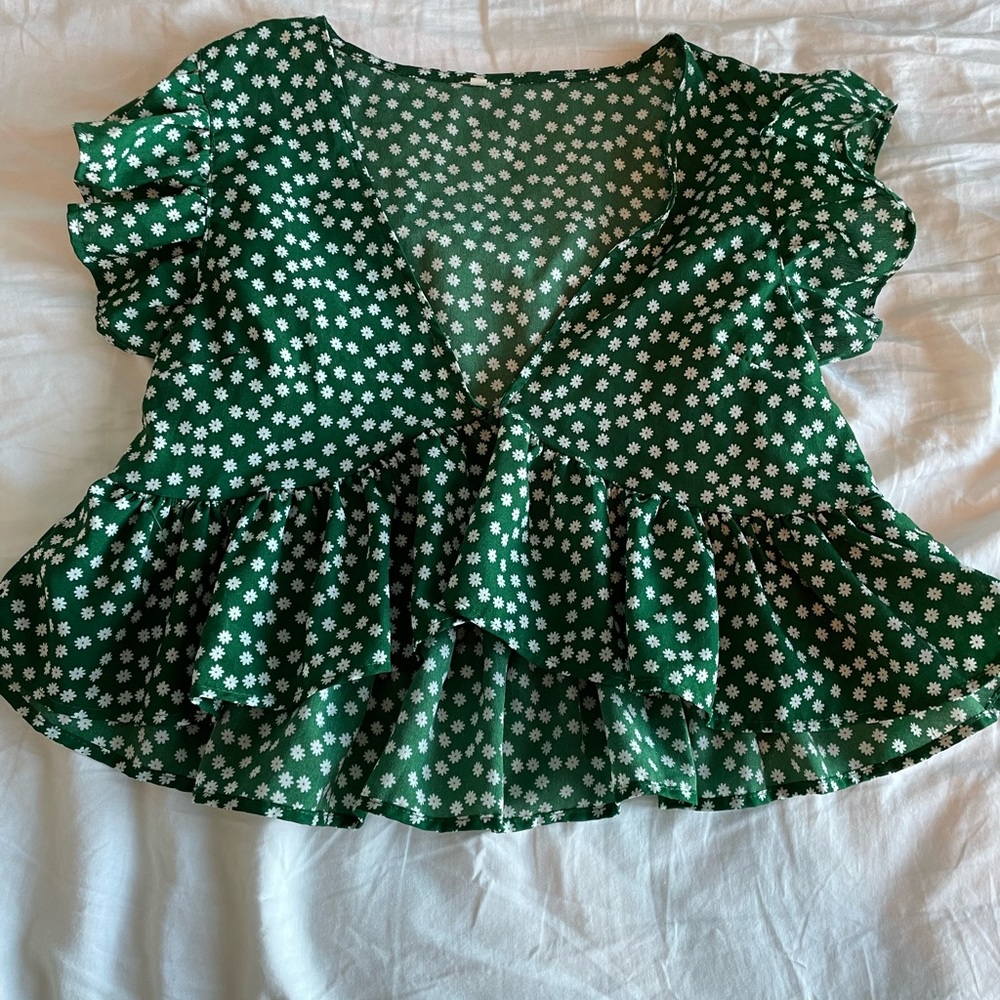 cropped green flower shirt